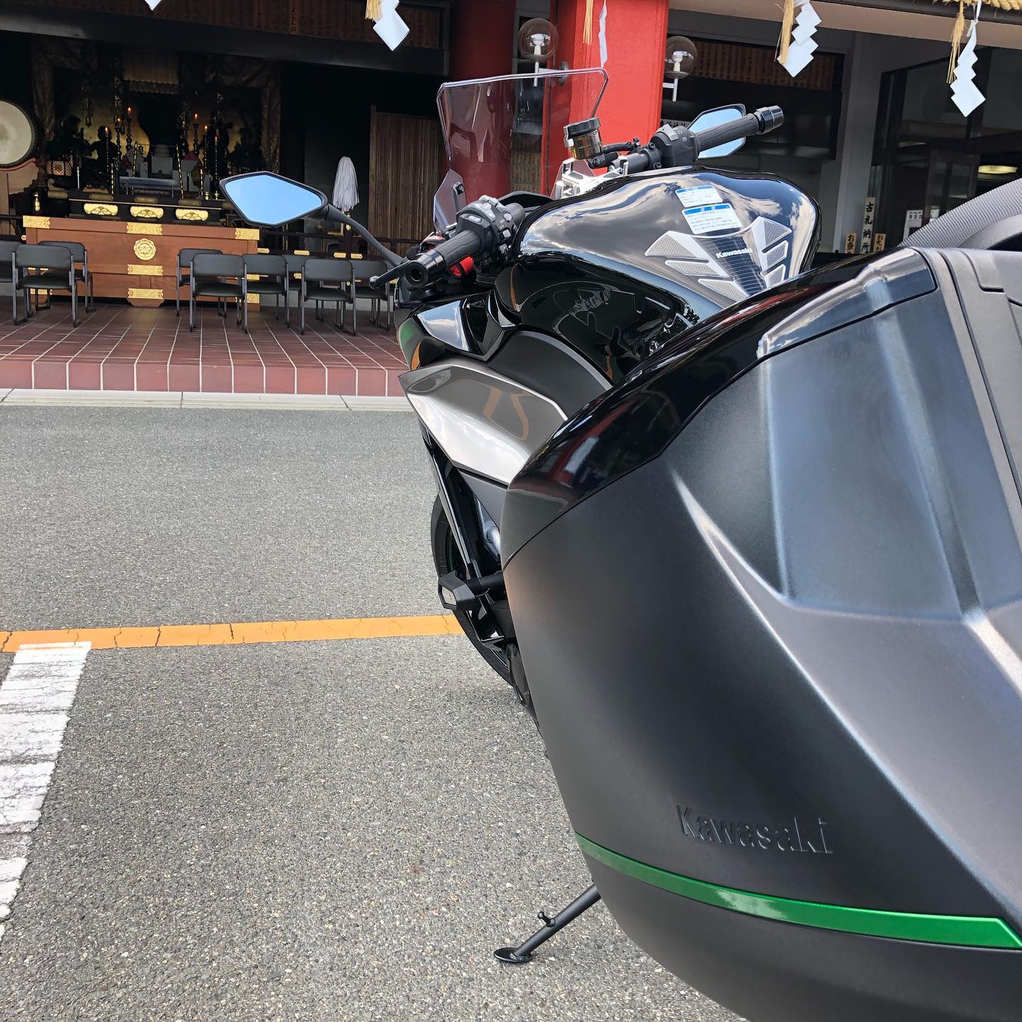 Twitterで教えてもらったのでninja1000sxの安全祈祷に成田山までやってきました#ninja1000sx #交通安全 #安全祈祷 #バイクのある生活